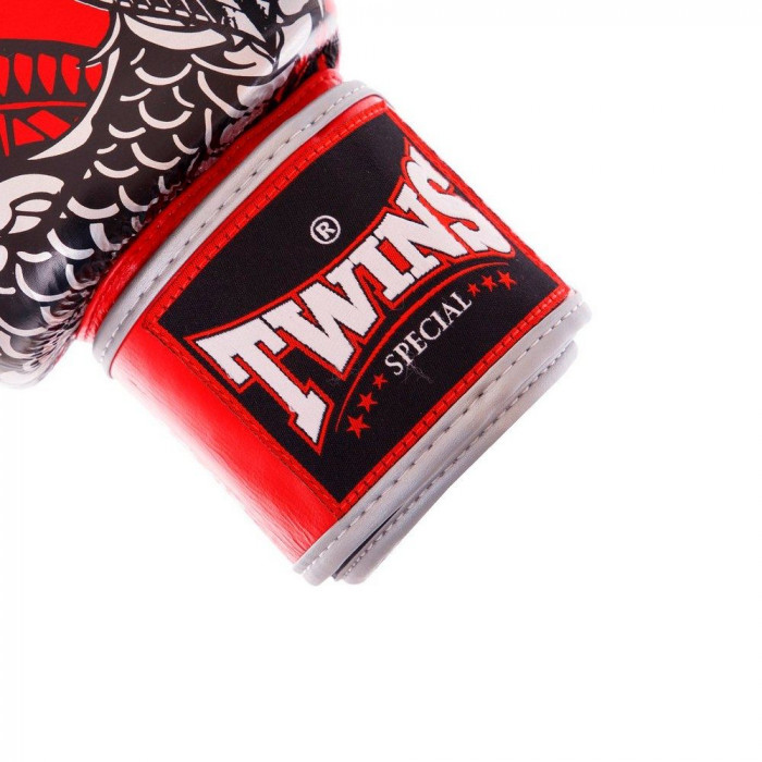Боксерские перчатки Twins Special FBGVL3-52 Dragon red silver 14 oz