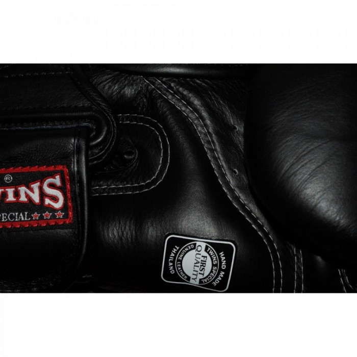 Боксерские перчатки BGVL6 black 16 oz