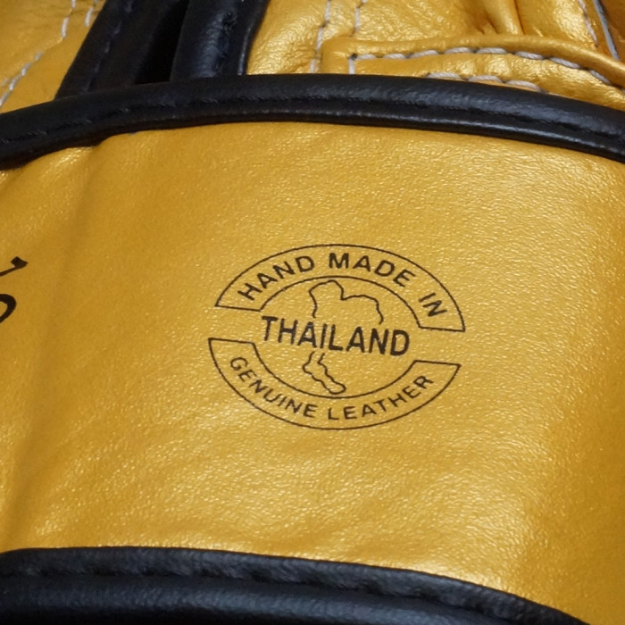 Боксерские перчатки Fairtex BGV19 gold 16 oz