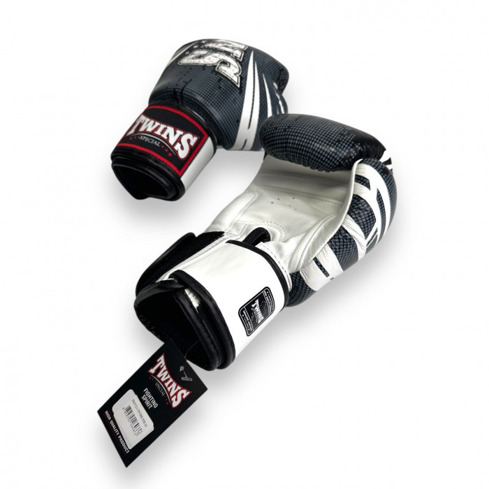 Боксерские перчатки FBGVL3-TW5 black white 12 oz