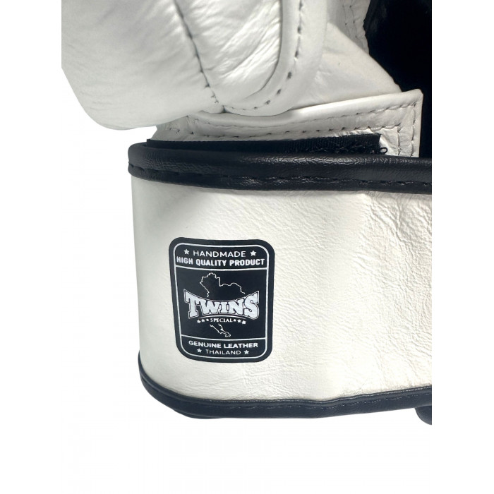 Боксерские перчатки TWINS FBGVL3-49 white black 10 oz