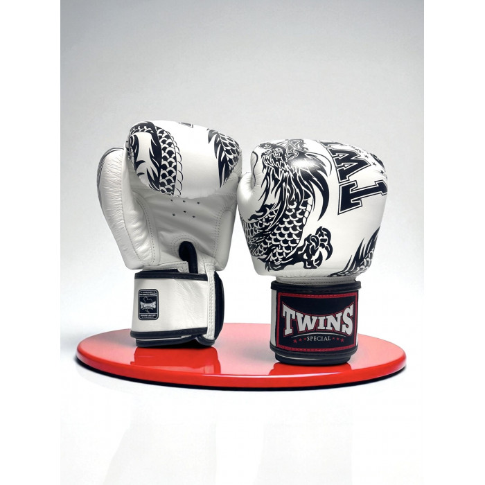 Боксерские перчатки TWINS FBGVL3-49 white black 12 oz