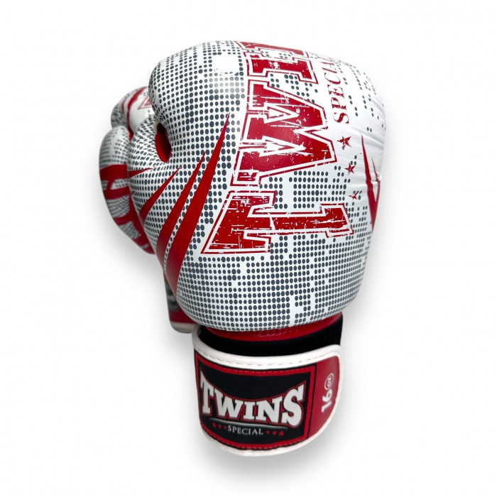 Боксёрские перчатки FBGVL3-TW5 white red 14 oz