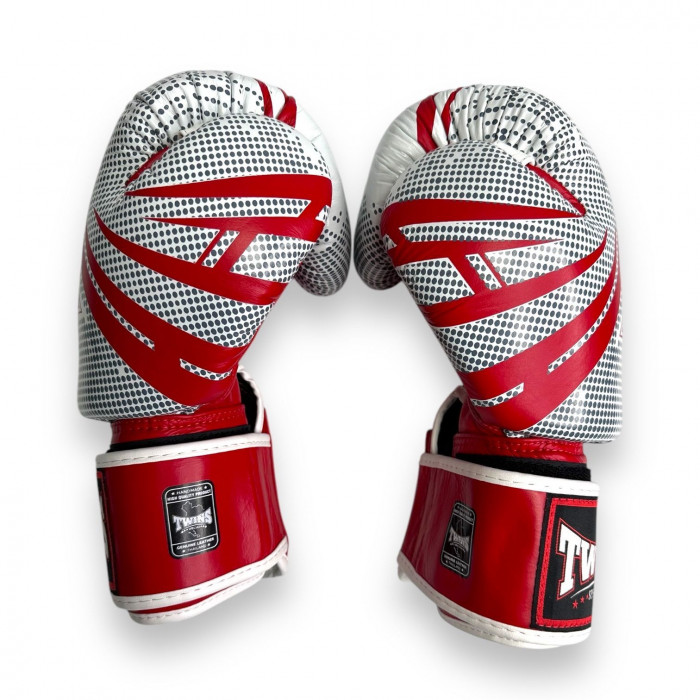 Боксёрские перчатки FBGVL3-TW5 white red 16 oz