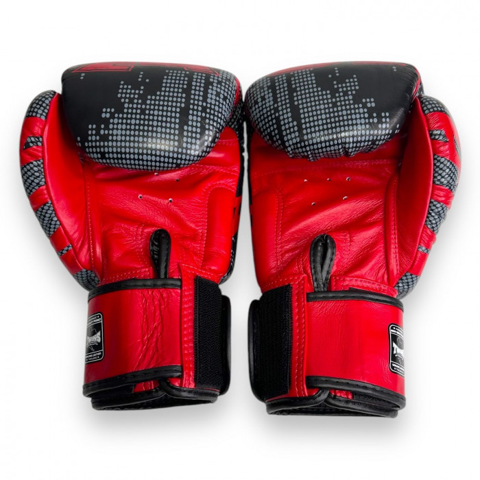 Боксёрские перчатки FBGVL3-TW5 black red 14 oz